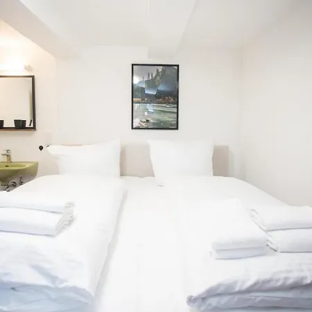 - 'ferienhaus K17 Voor 18 Pers' - Kirchstrasse 17 | * Winterberg