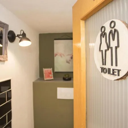 펜션 Welcome In - Groepsaccommodatie Met Terras En Berging