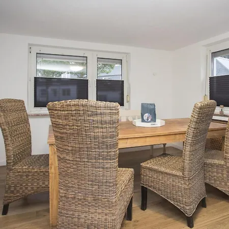 - 'ferienhaus K17 Voor 18 Pers' - Kirchstrasse 17 | Holiday home