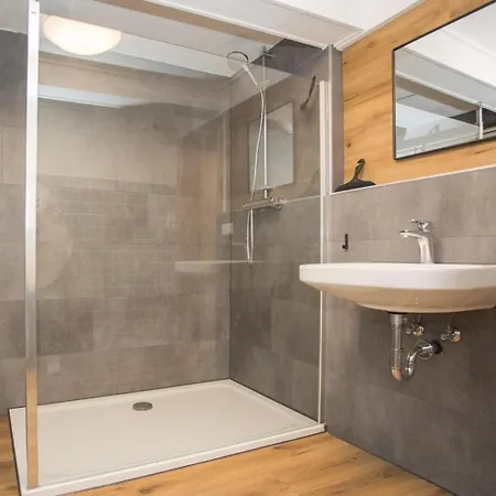 Holiday home - 'ferienhaus K17 Voor 18 Pers' - Kirchstrasse 17 | *