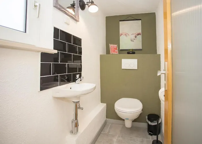 Welcome In - Groepsaccommodatie Met Terras En Berging Semesterbostad *